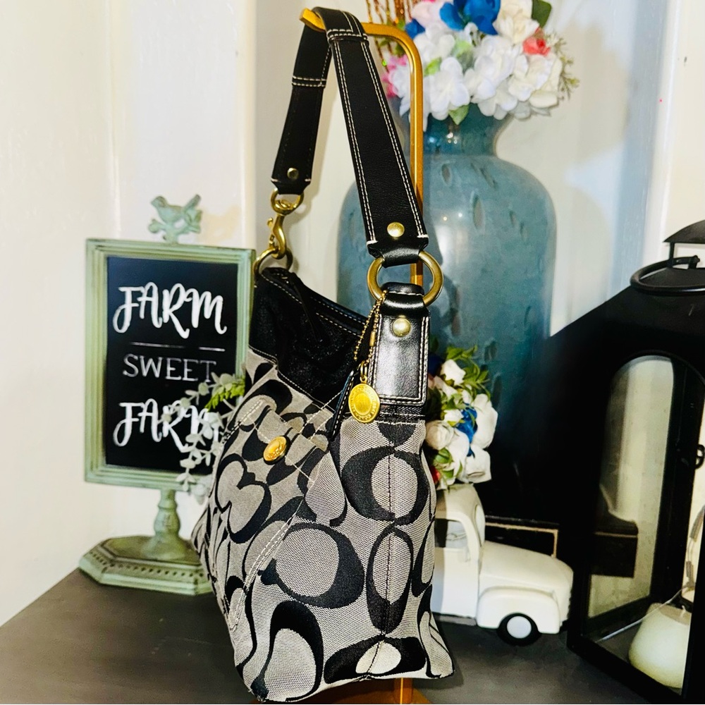 Coach signature canvas Hobo shoulder bag Black and Gray Patterned 2007 EUC - Picture 2 of 14